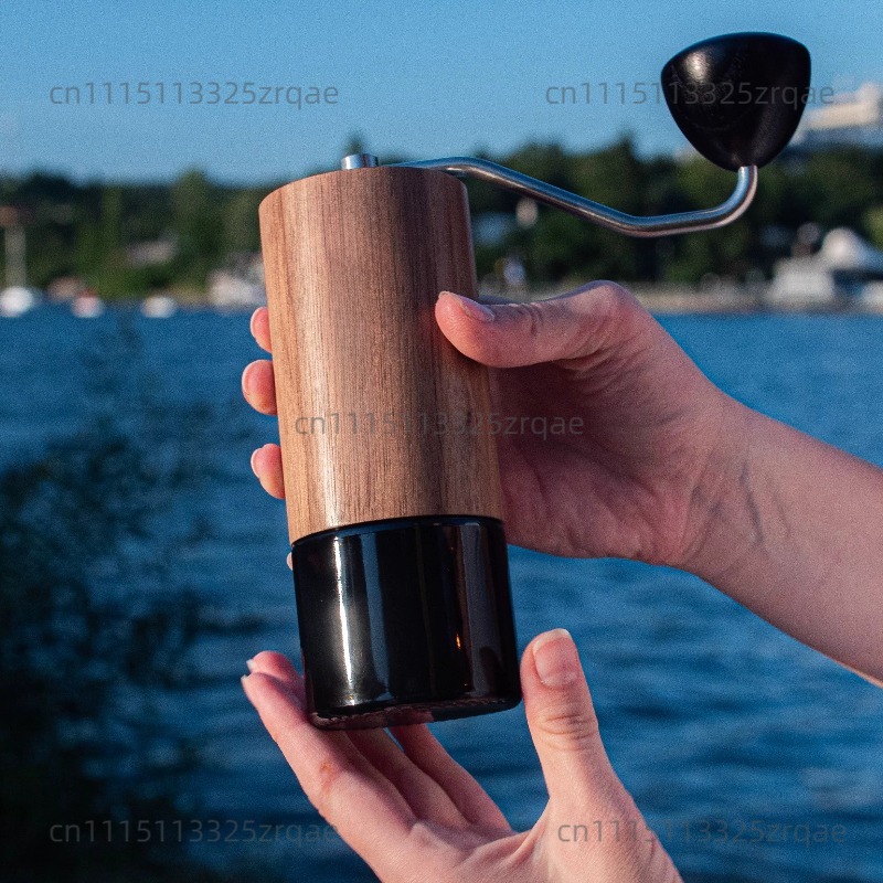 Macinacaffè Manuale Commander  - Burr Hand Grinder recensione e prezzo